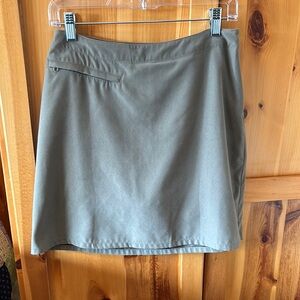 Patagonia Duway Olive Green Women's Skort Size 6